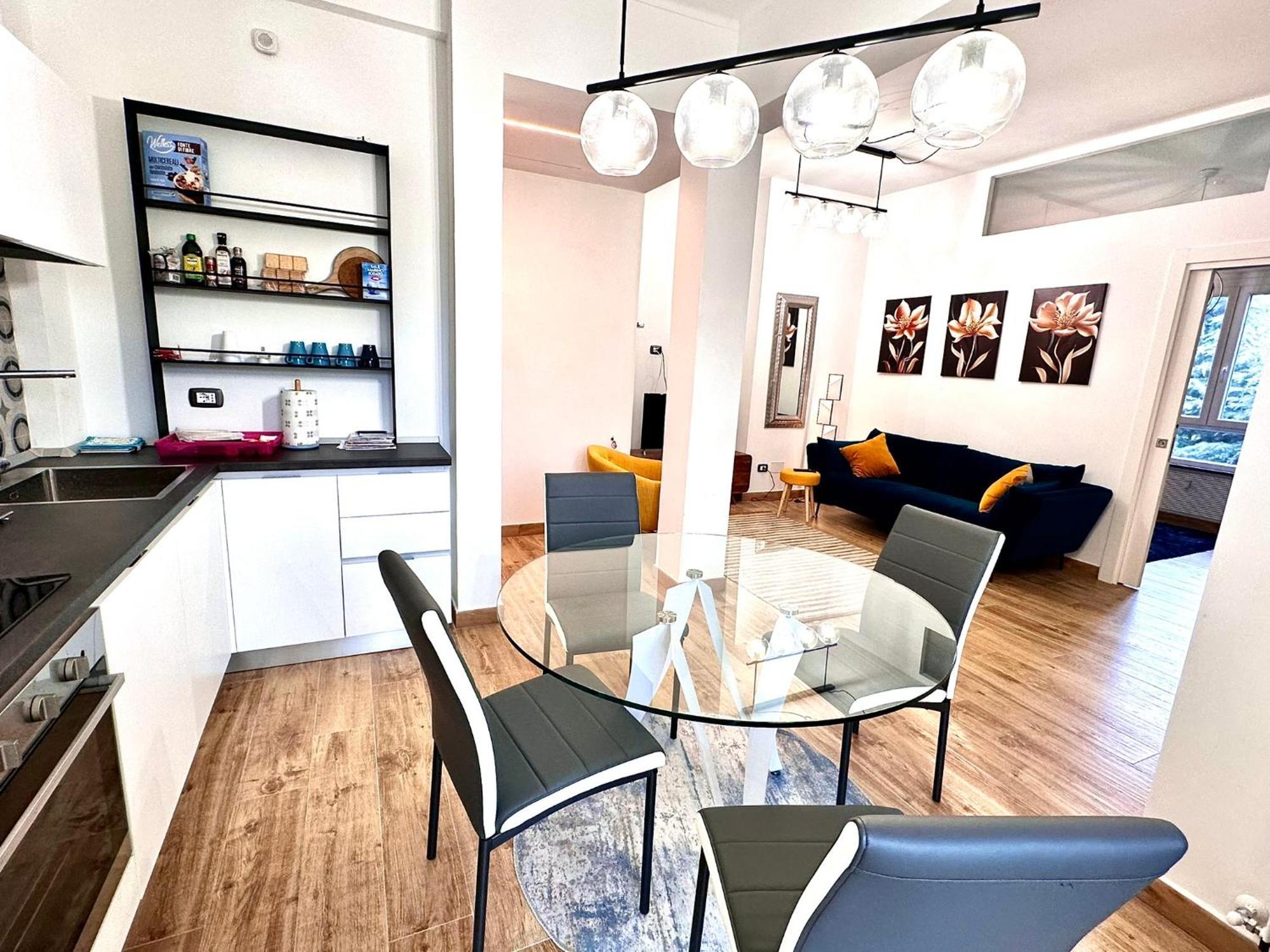 라스페치아 Lombardo'S Family - Free Private Parking 700M From The Station! 아파트 외부 사진